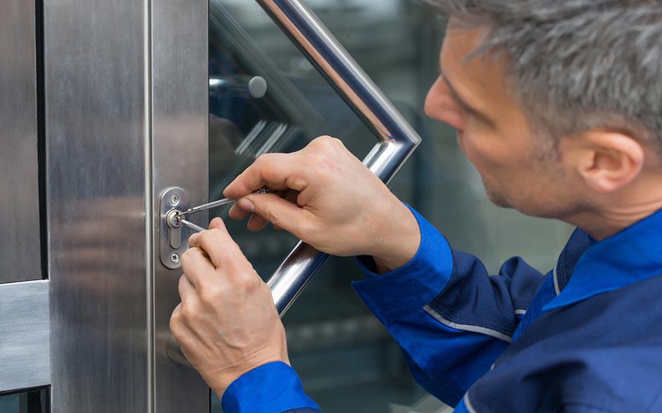 combien coute un serrurier pour ouvrir une porte Chelles